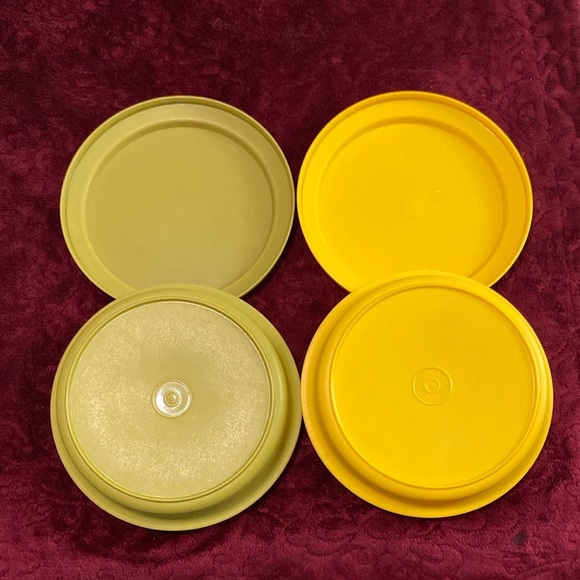 Two vintage Tupperware seal bowls
Yellow and Green - Picture 3 of 9